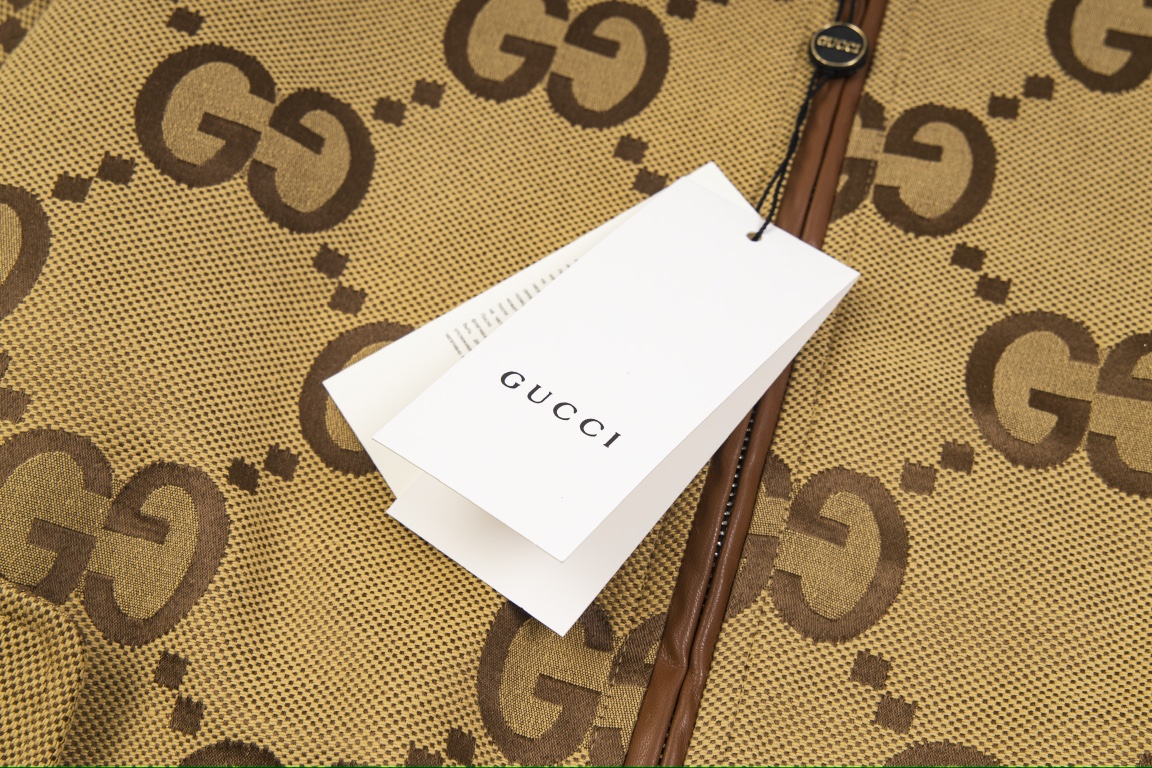 【GUCCI  公式旗艦店】グッチ  ジャケット着 ご好評に付き再入荷！241111