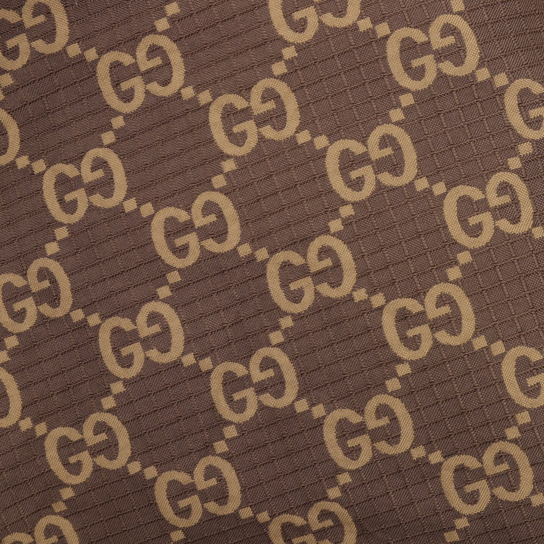 【GUCCI  公式旗艦店】グッチ  ジャケット着 好評に付き再入荷！241212