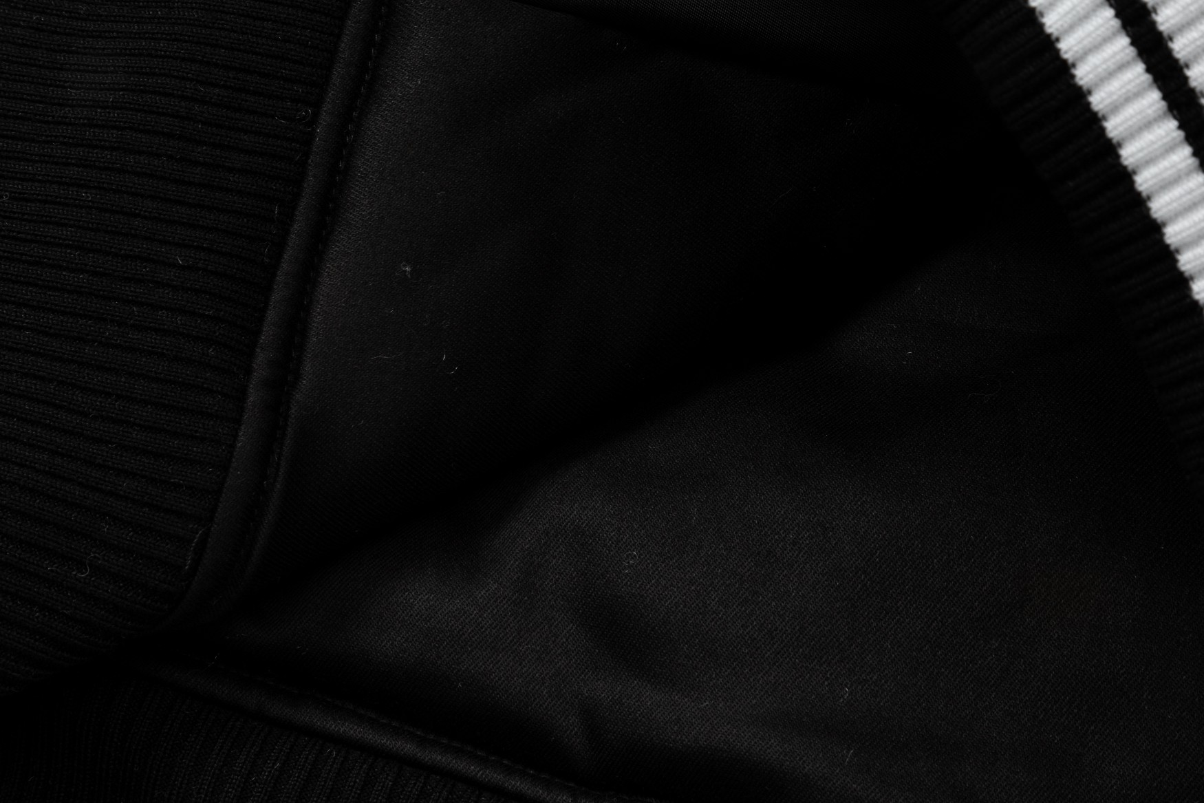 【DIOR  公式旗艦店】ディオール  ジャケット着 ご好評に付き再入荷！241021