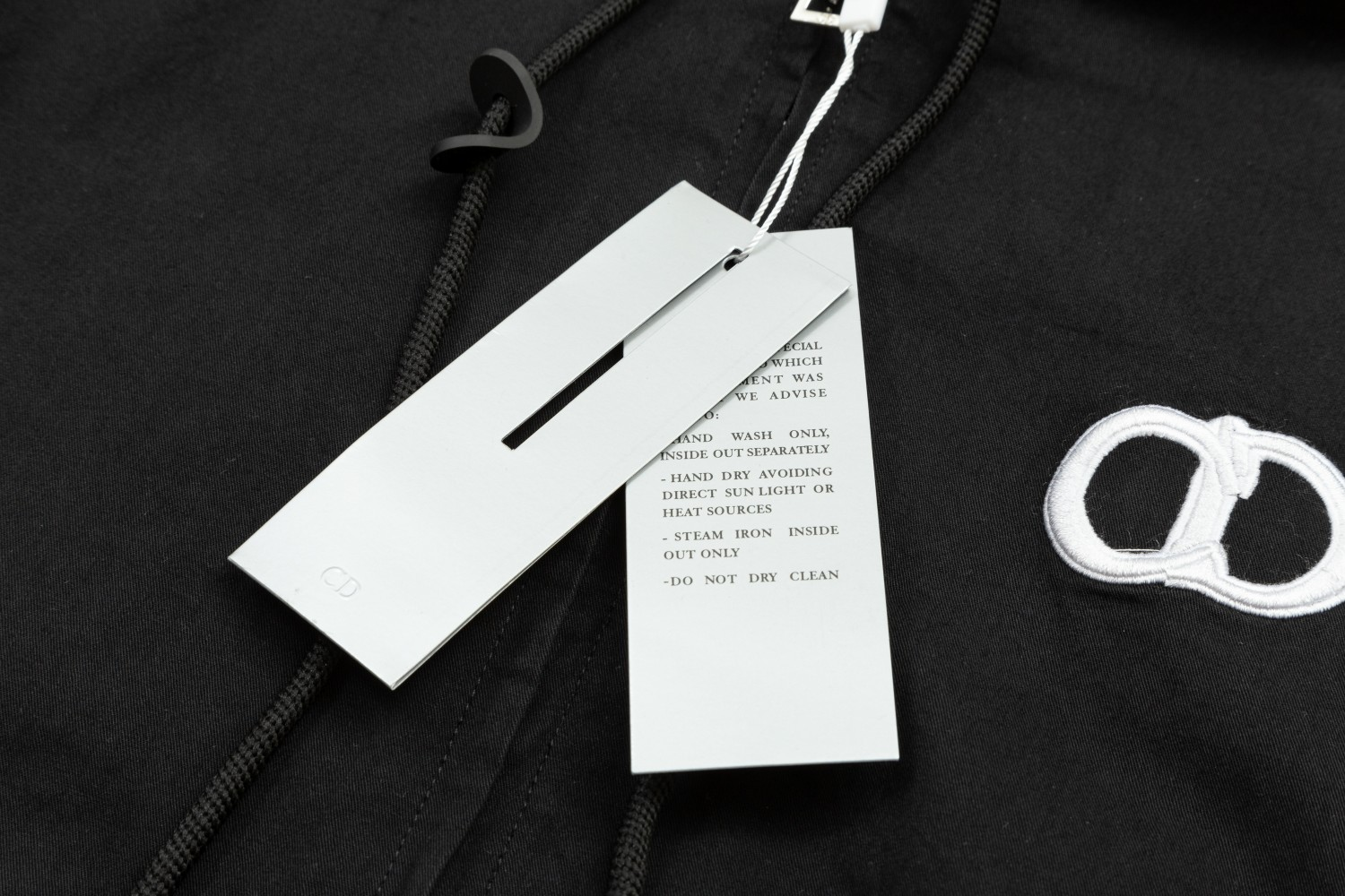 【DIOR  公式旗艦店】ディオール  ジャケット着 好評に付き再入荷！