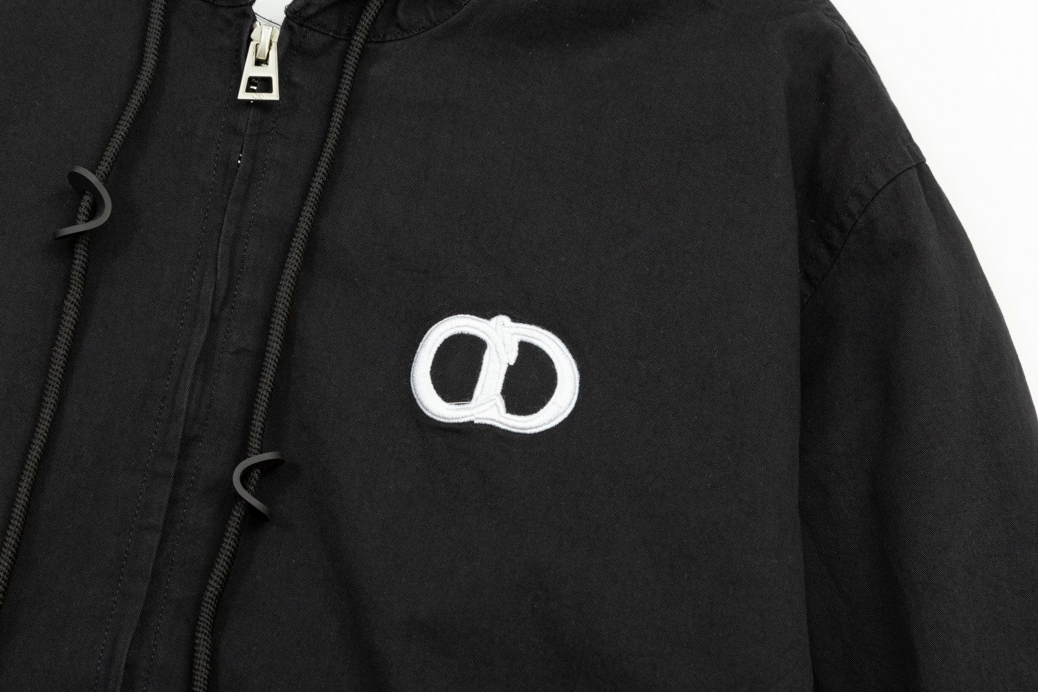 【DIOR  公式旗艦店】ディオール  ジャケット着 好評に付き再入荷！