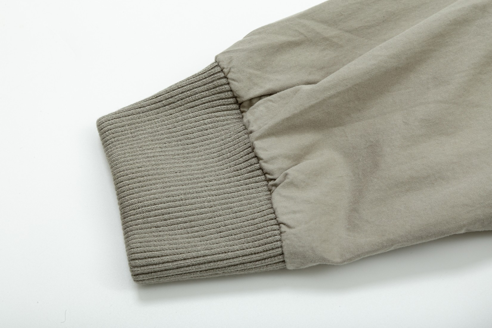 【DIOR  公式旗艦店】ディオール  ジャケット着 好評に付き再入荷！241212