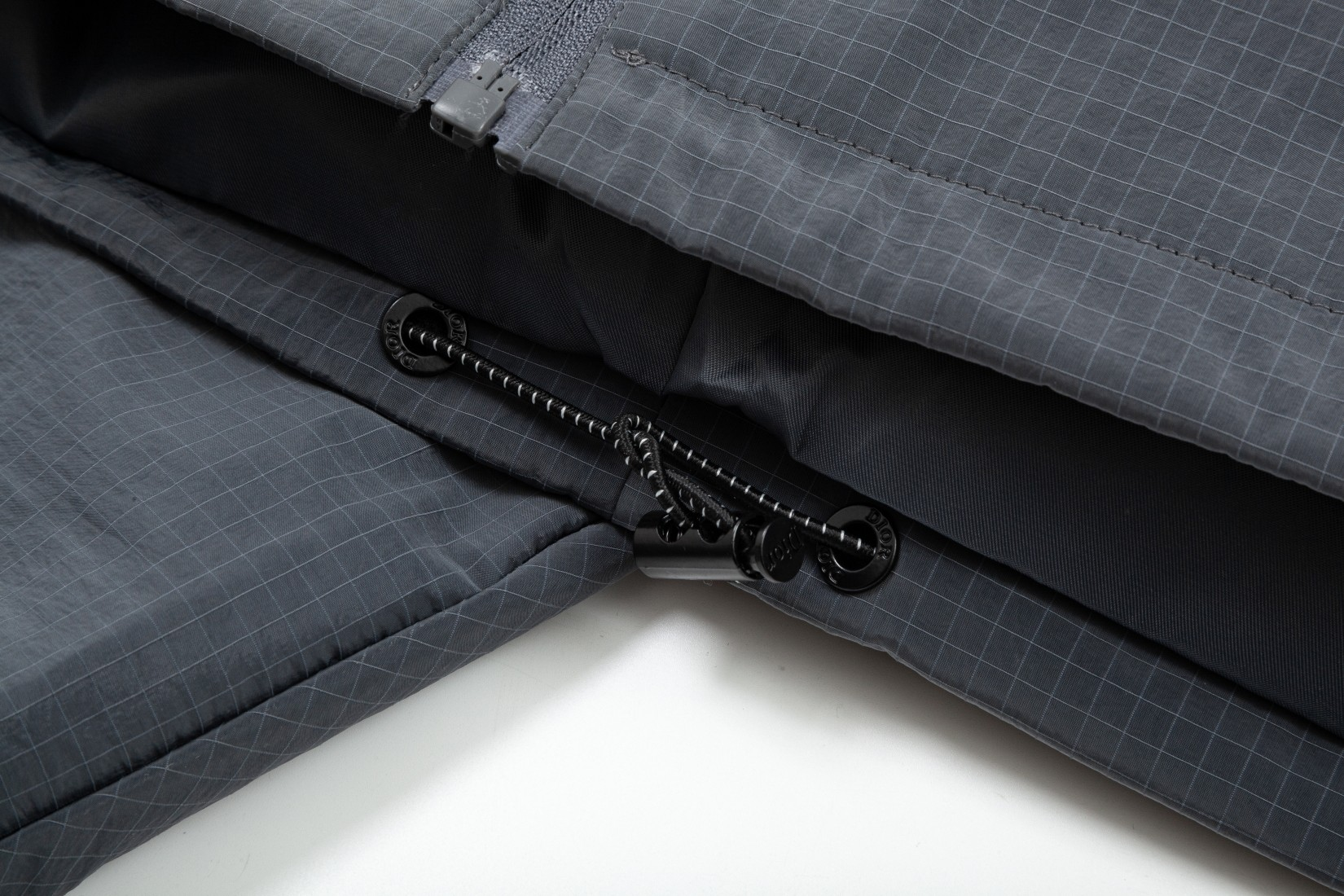 【DIOR  公式旗艦店】ディオール  ジャケット着 好評に付き再入荷！241212