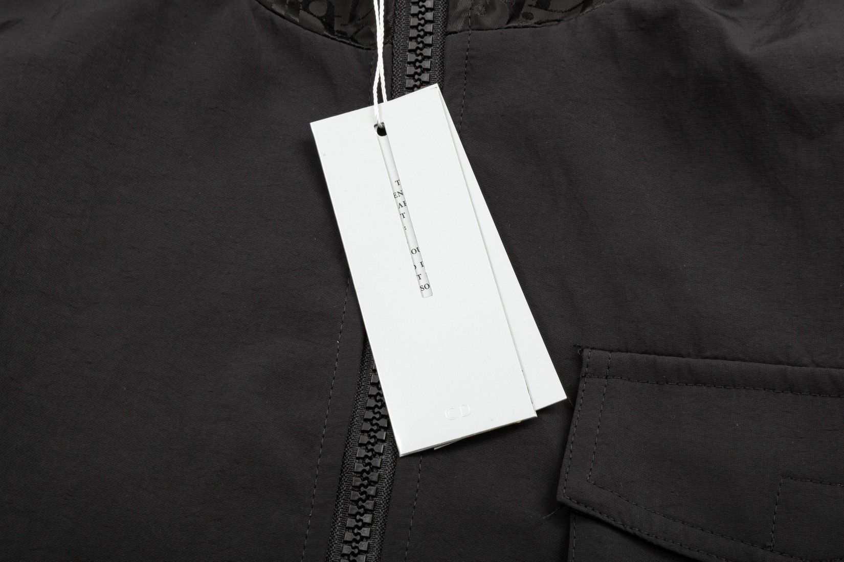 【DIOR  公式旗艦店】ディオール  ジャケット着 好評に付き再入荷！241212