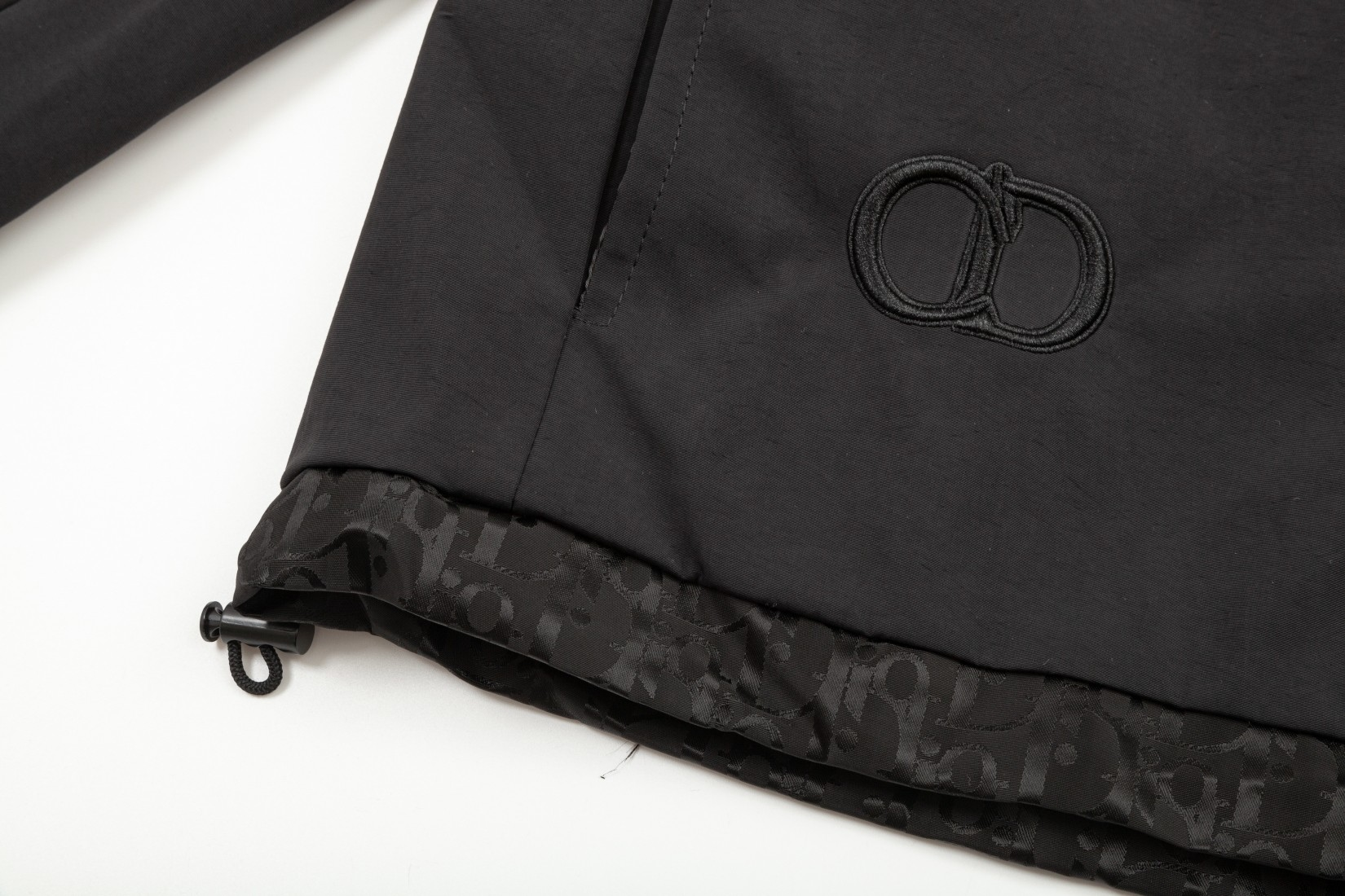 【DIOR  公式旗艦店】ディオール  ジャケット着 好評に付き再入荷！241212