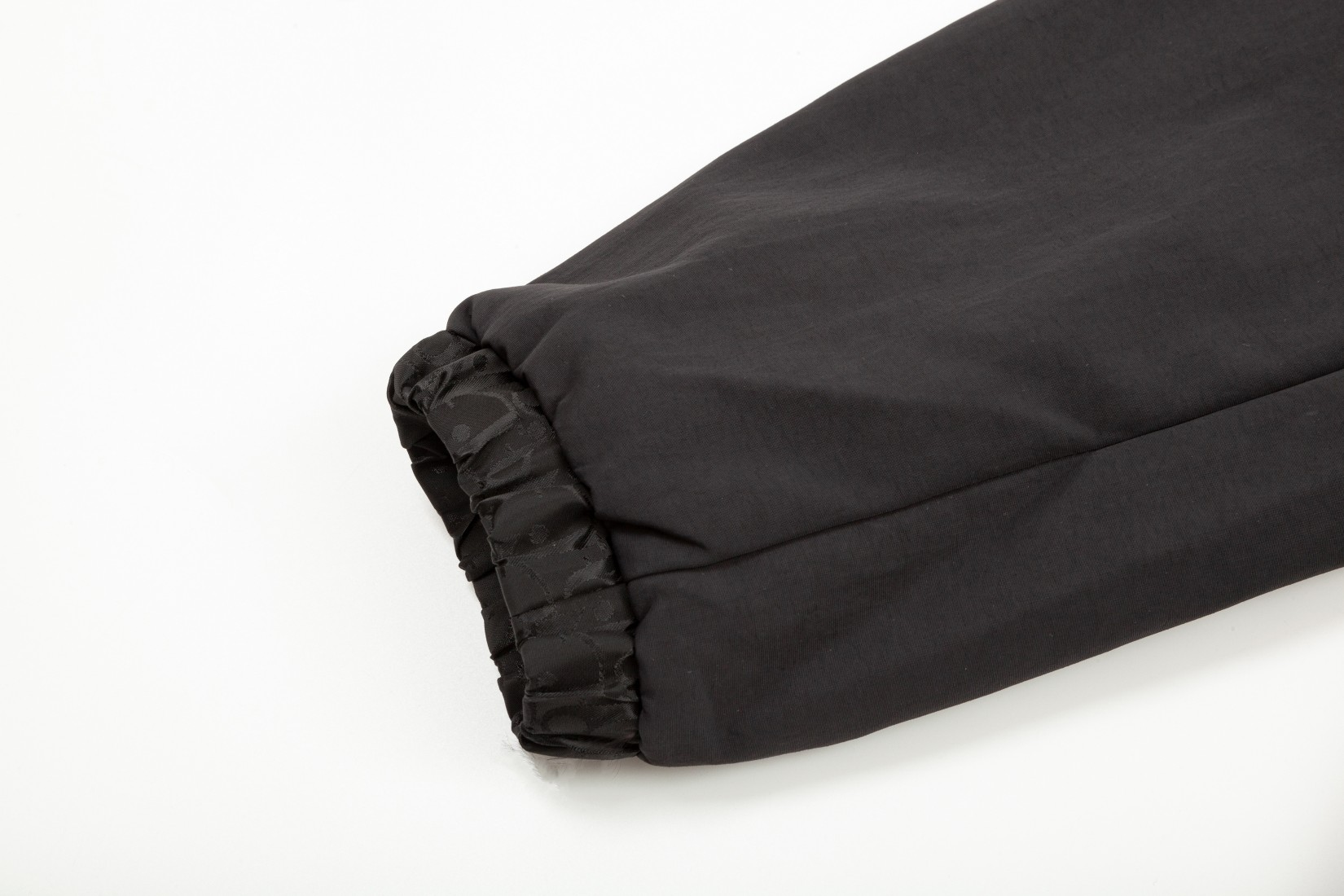 【DIOR  公式旗艦店】ディオール  ジャケット着 好評に付き再入荷！241212