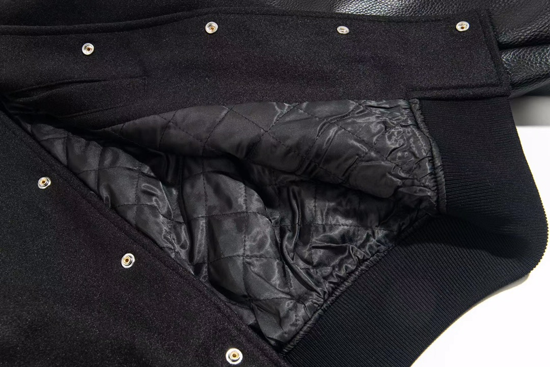 【GIVENCHY 公式旗艦店】ジバンシー   ジャケット着 ご好評に付き再入荷！241023