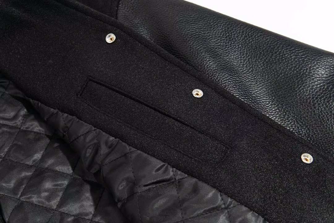 【GIVENCHY 公式旗艦店】ジバンシー   ジャケット着 ご好評に付き再入荷！241023