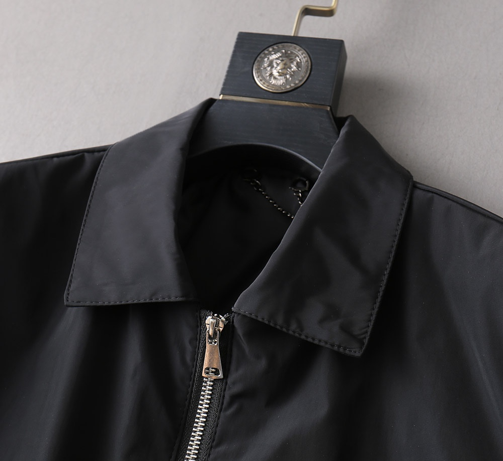 【GIVENCHY 公式旗艦店】ジバンシー 野球着  ジャケット着 ご好評に付き再入荷！241023