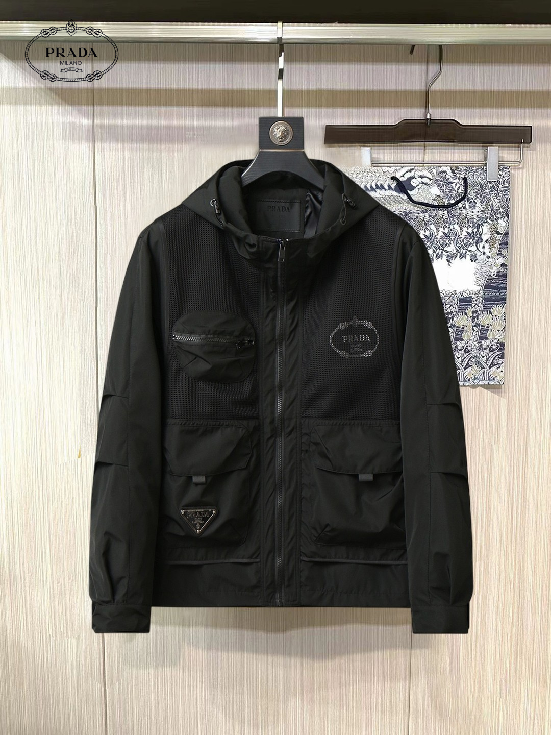 【PRADA  公式旗艦店】プラダ   ジャケット着 好評に付き再入荷！241213