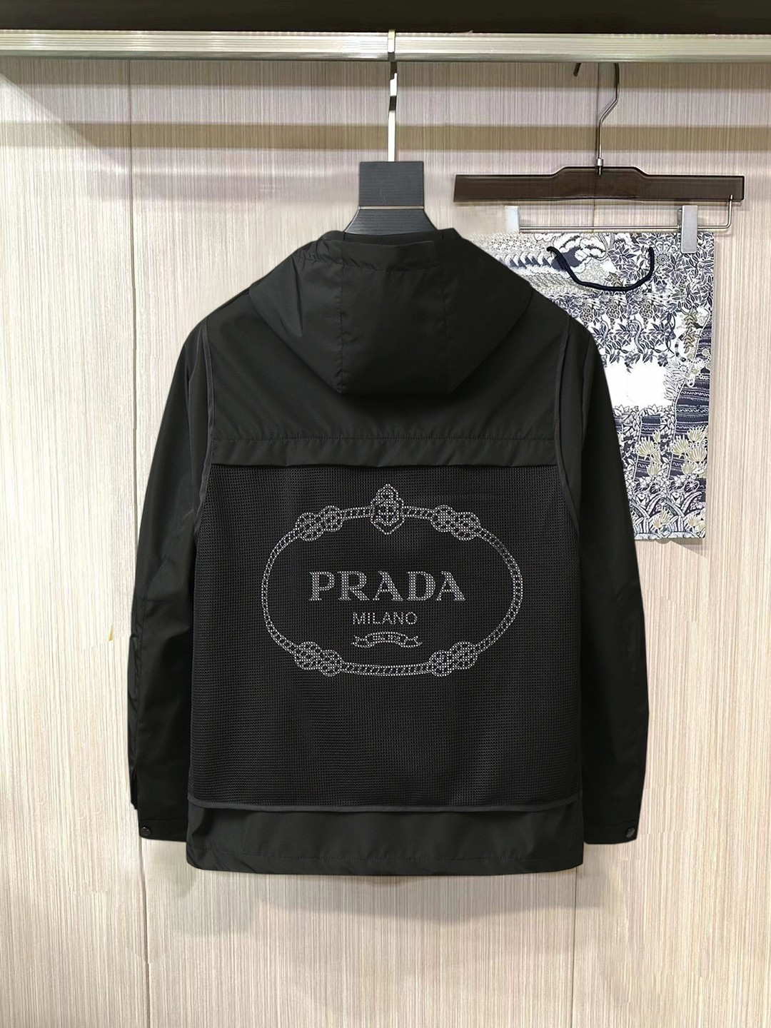 【PRADA  公式旗艦店】プラダ   ジャケット着 好評に付き再入荷！241213