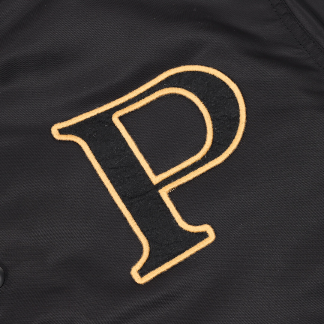 【PRADA  公式旗艦店】プラダ   ジャケット着 好評に付き再入荷！ 241213