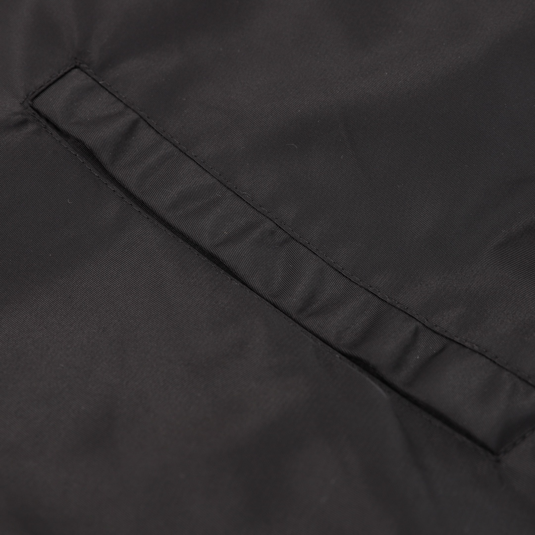 【PRADA  公式旗艦店】プラダ   ジャケット着 好評に付き再入荷！ 241213