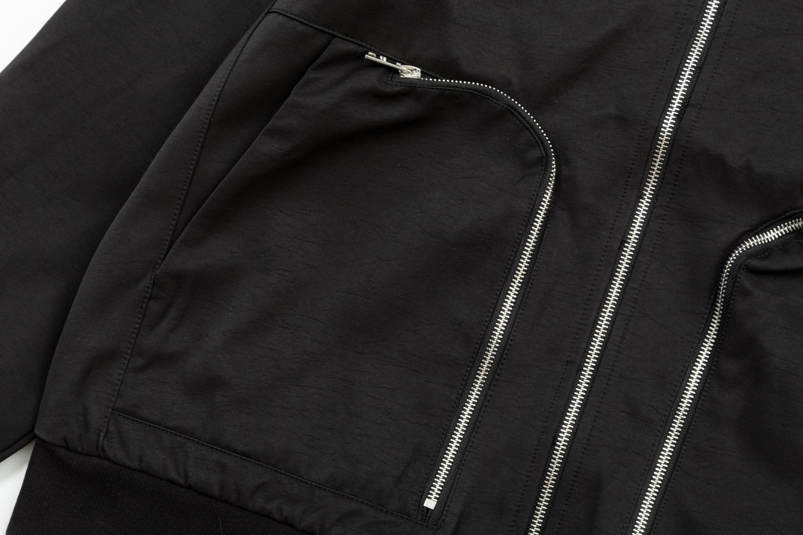 【PRADA  公式旗艦店】プラダ   ジャケット着 好評に付き再入荷！ 241213