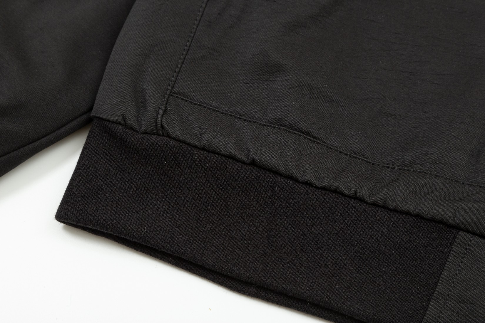 【PRADA  公式旗艦店】プラダ   ジャケット着 好評に付き再入荷！ 241213