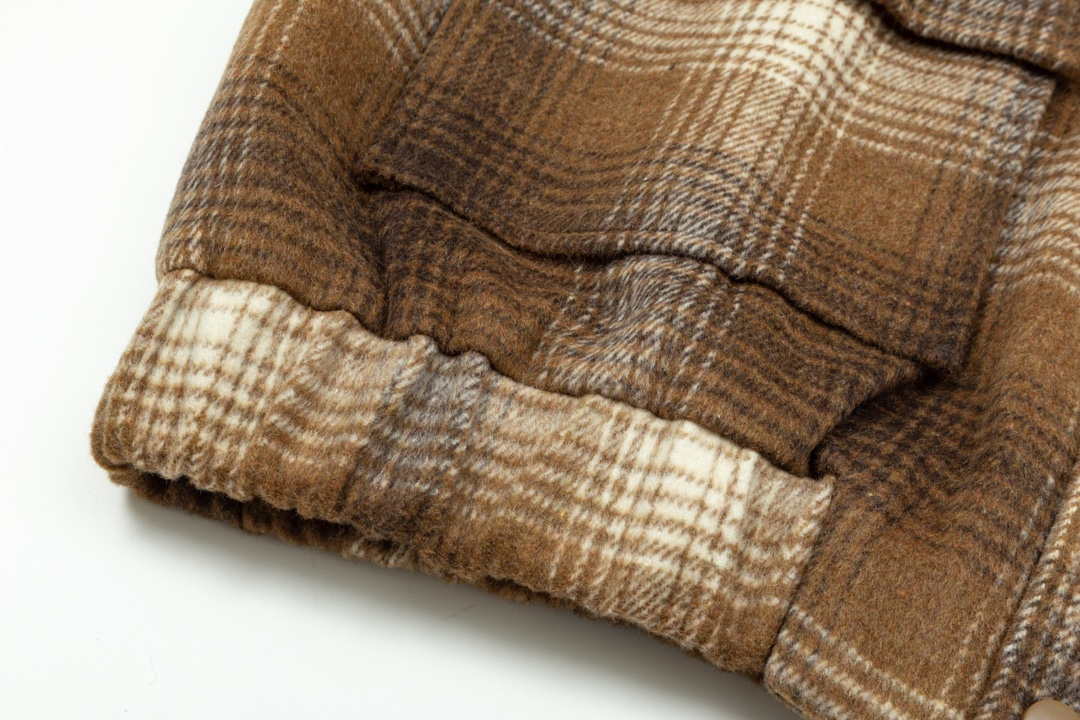 【CELINE  公式旗艦店】セリーヌ ジャケット着 好評に付き再入荷！ 241213