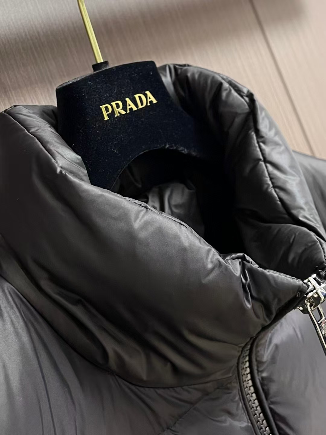 【MONCLER 公式旗艦店】モンクレール  ダウンジャケット好評に付き再入荷！ 241213