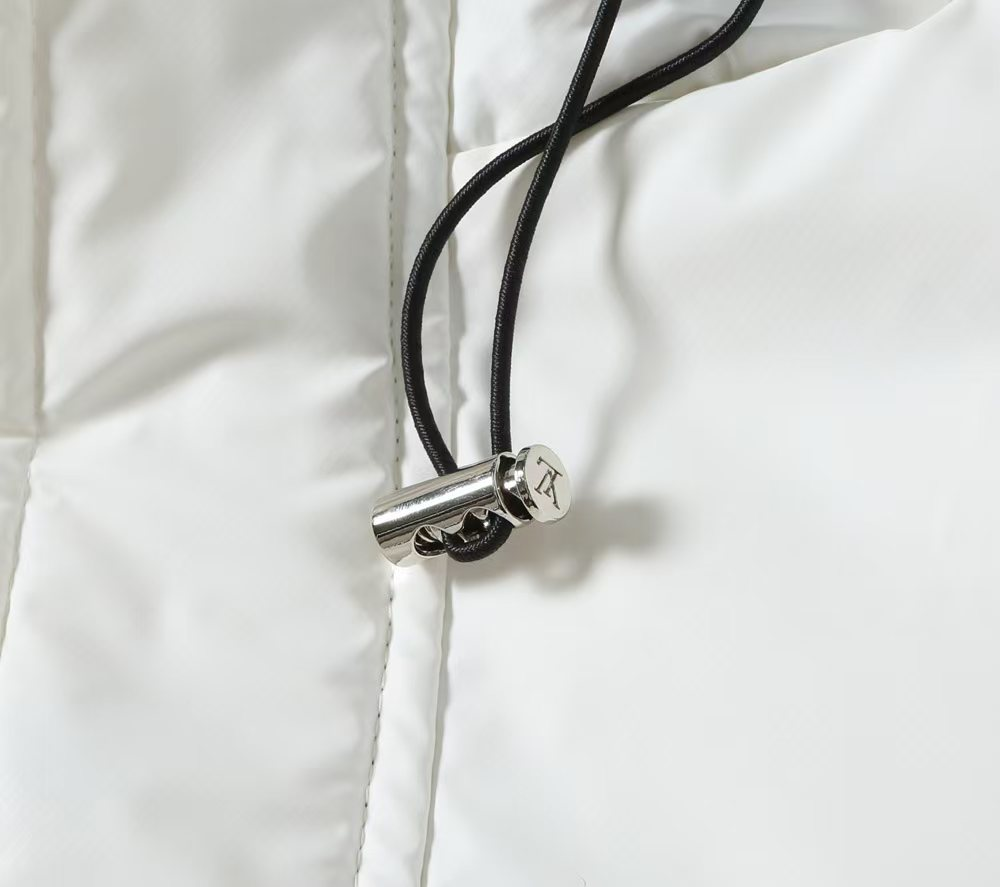 【LOUIS VUITTON  公式旗艦店】ルイヴィトン ダウンジャケット好評に付き再入荷！ 241213