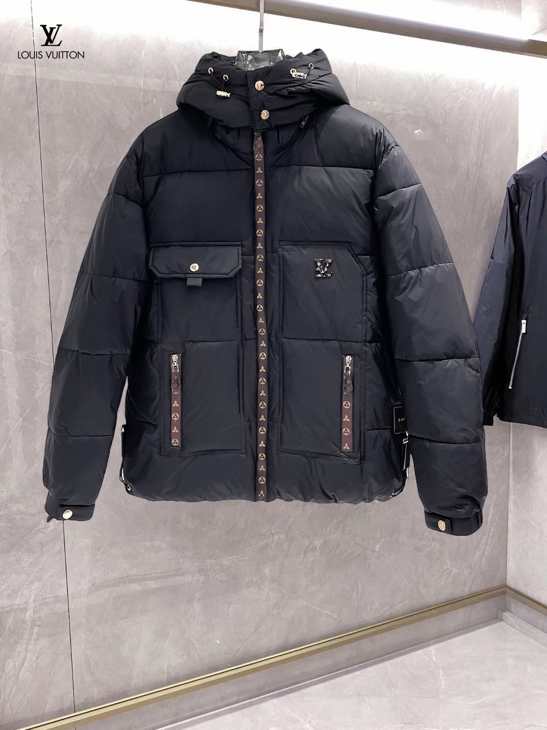 【LOUIS VUITTON  公式旗艦店】ルイヴィトン ダウンジャケット好評に付き再入荷！ 241213