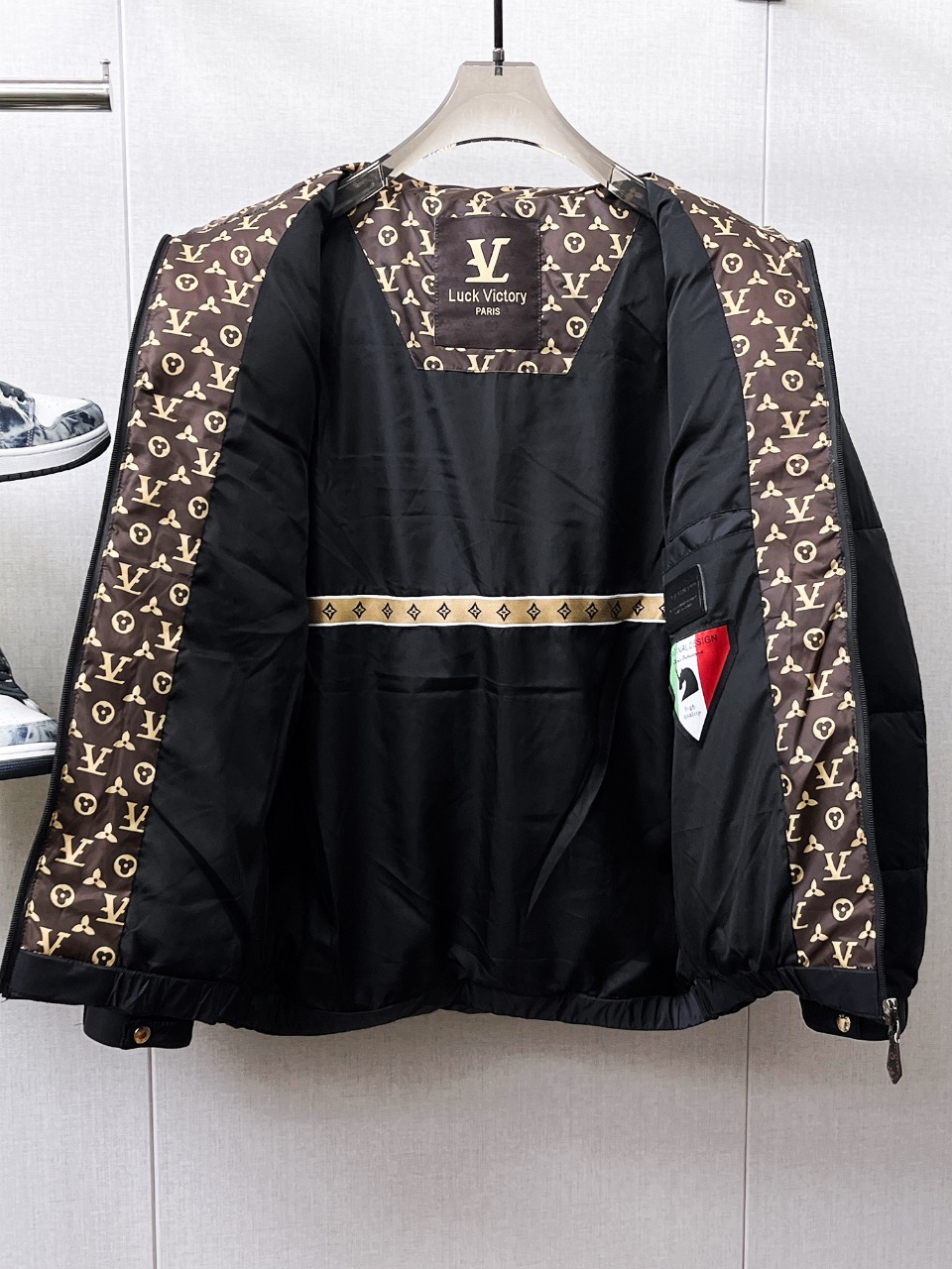 【LOUIS VUITTON  公式旗艦店】ルイヴィトン ダウンジャケット好評に付き再入荷！ 241213