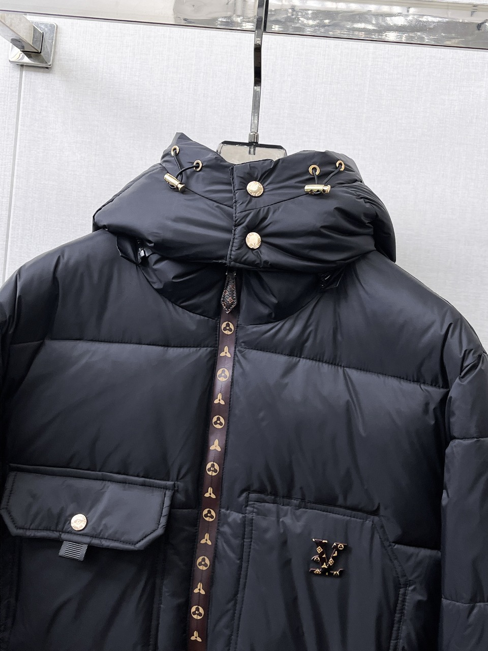 【LOUIS VUITTON  公式旗艦店】ルイヴィトン ダウンジャケット好評に付き再入荷！ 241213