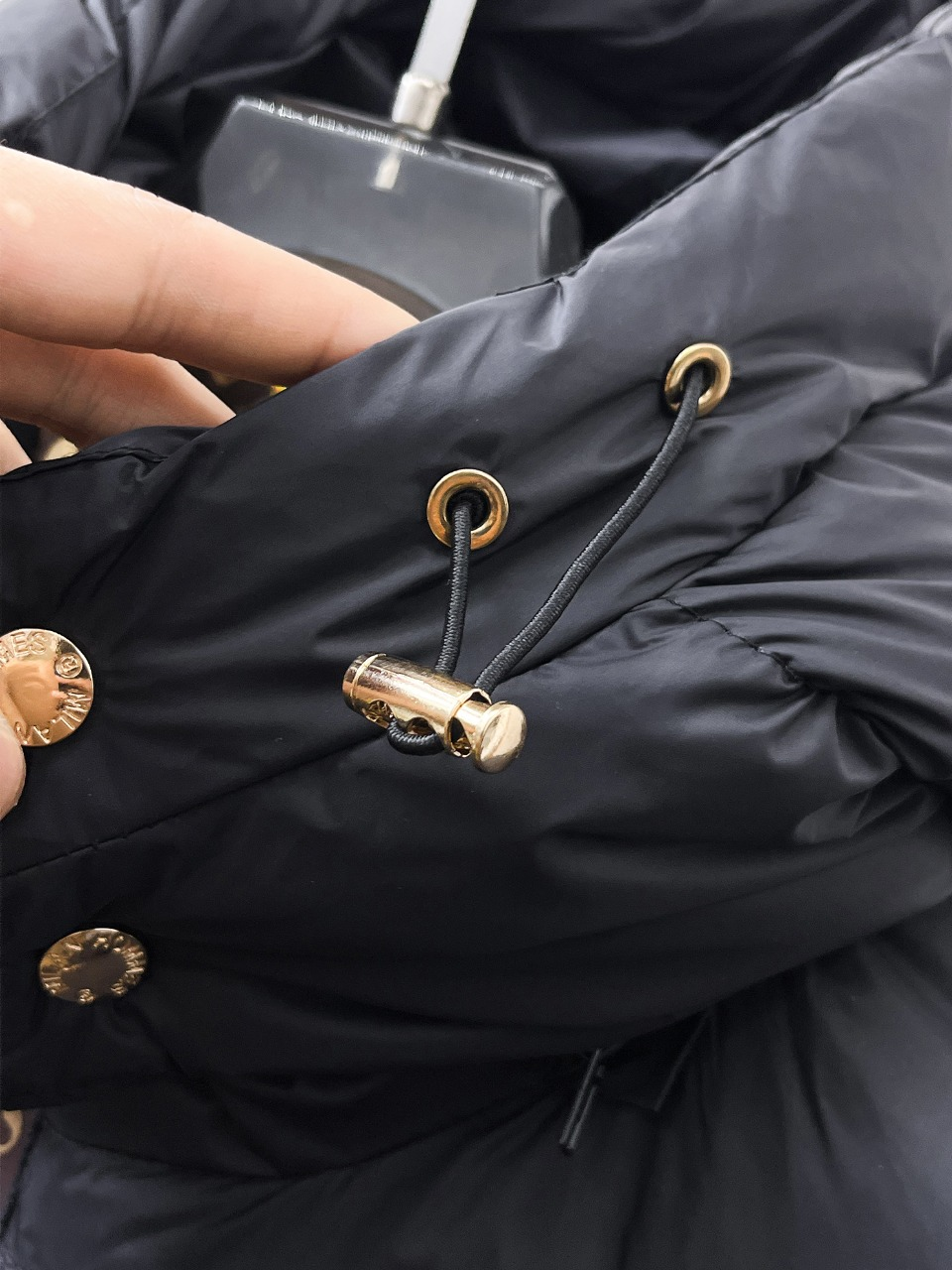 【LOUIS VUITTON  公式旗艦店】ルイヴィトン ダウンジャケット好評に付き再入荷！ 241213