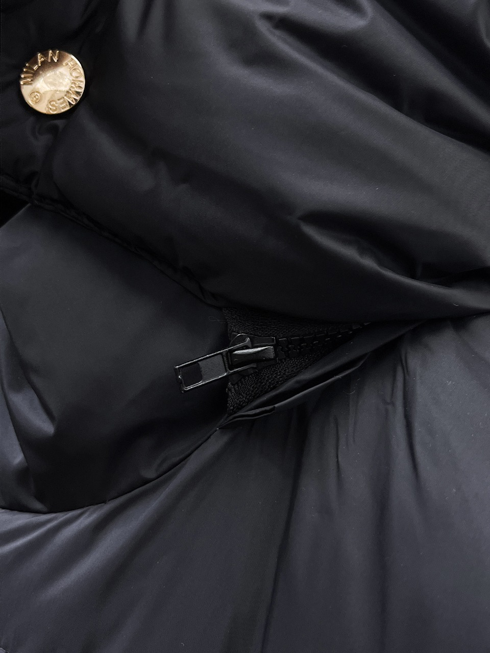 【LOUIS VUITTON  公式旗艦店】ルイヴィトン ダウンジャケット好評に付き再入荷！ 241213