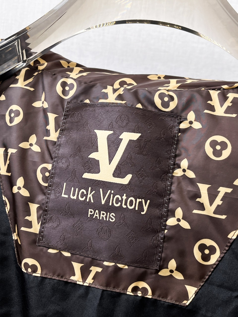 【LOUIS VUITTON  公式旗艦店】ルイヴィトン ダウンジャケット好評に付き再入荷！ 241213