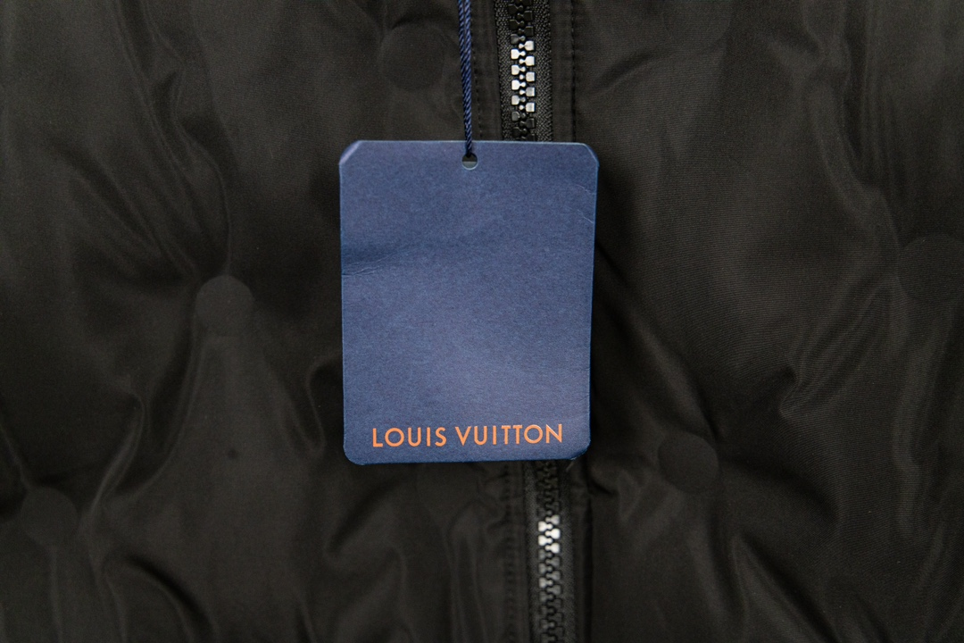【LOUIS VUITTON  公式旗艦店】ルイヴィトン ダウンジャケット好評に付き再入荷！ 241213