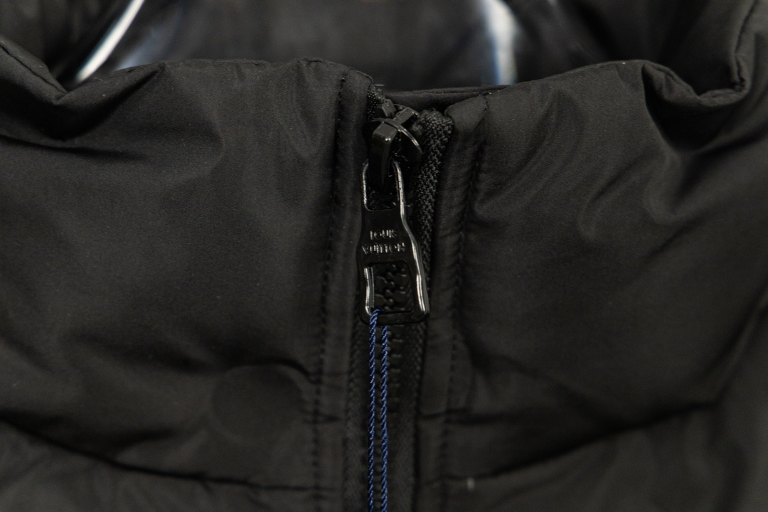 【LOUIS VUITTON  公式旗艦店】ルイヴィトン ダウンジャケット好評に付き再入荷！ 241213