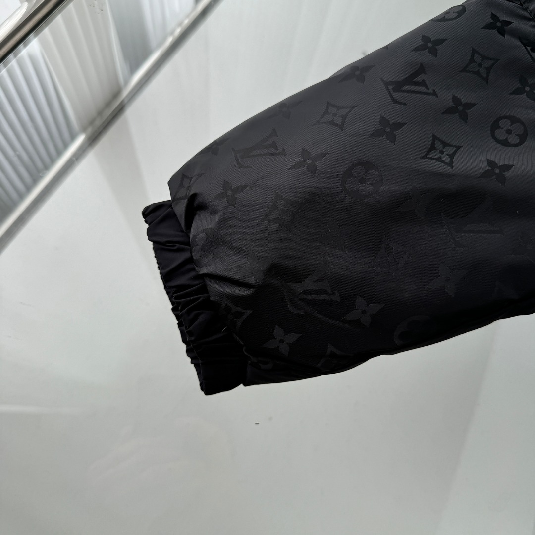 【LOUIS VUITTON  公式旗艦店】ルイヴィトン ダウンジャケット好評に付き再入荷！ 241213