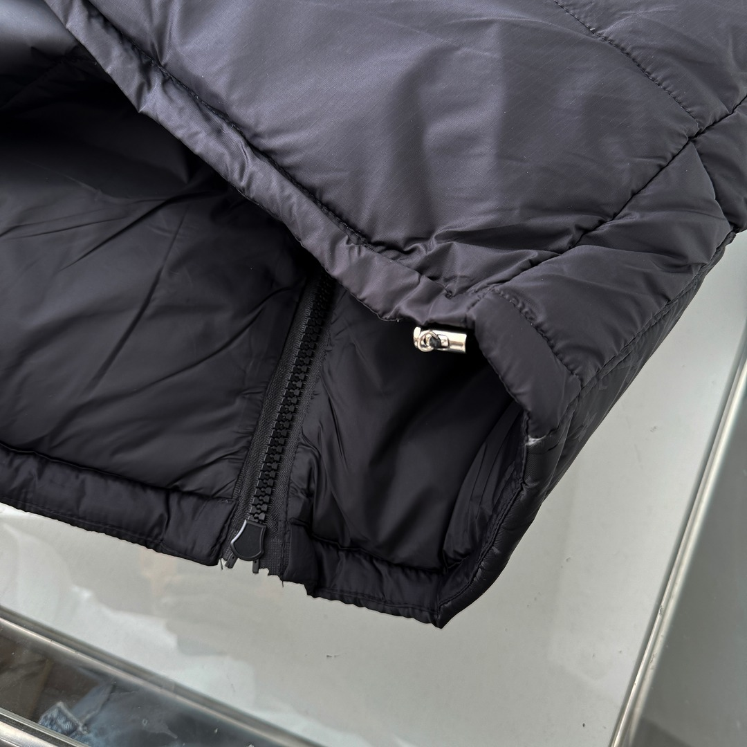 【LOUIS VUITTON  公式旗艦店】ルイヴィトン ダウンジャケット好評に付き再入荷！ 241213