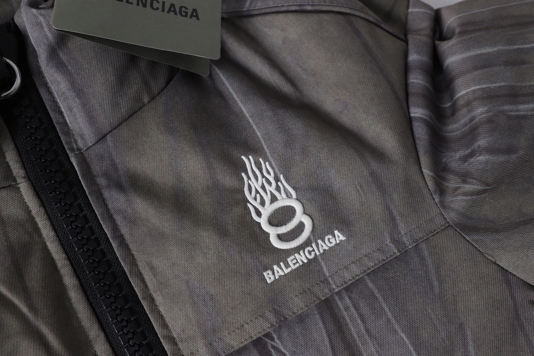 【BALENCIAGA   公式旗艦店】バレンシアガ   ダウンジャケット ご好評に付き再入荷！  241214