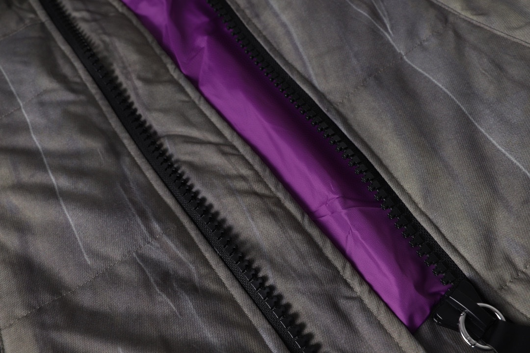 【BALENCIAGA   公式旗艦店】バレンシアガ   ダウンジャケット ご好評に付き再入荷！  241214