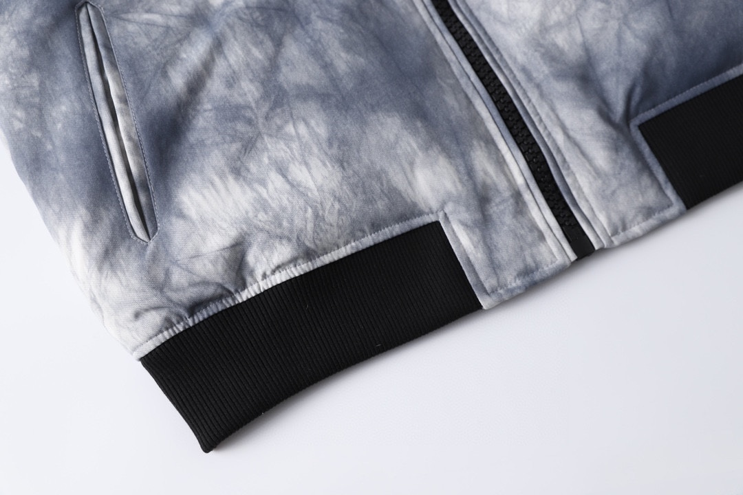 【BALENCIAGA   公式旗艦店】バレンシアガ   ダウンジャケット ご好評に付き再入荷！ 241214