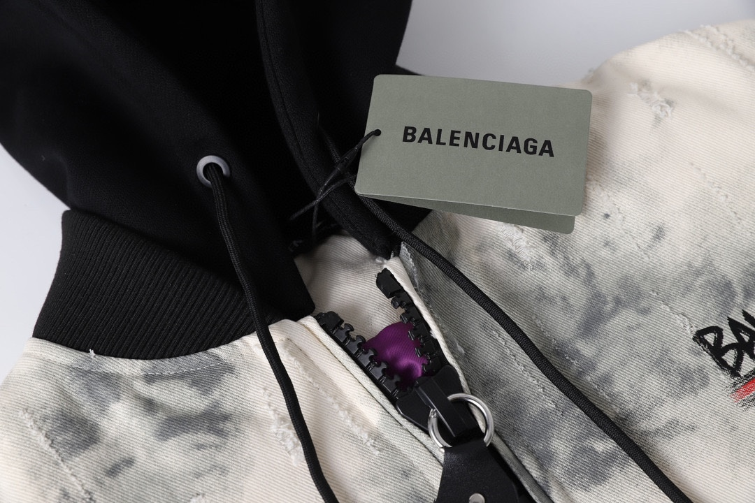 【BALENCIAGA   公式旗艦店】バレンシアガ   ダウンジャケット ご好評に付き再入荷！ 241214