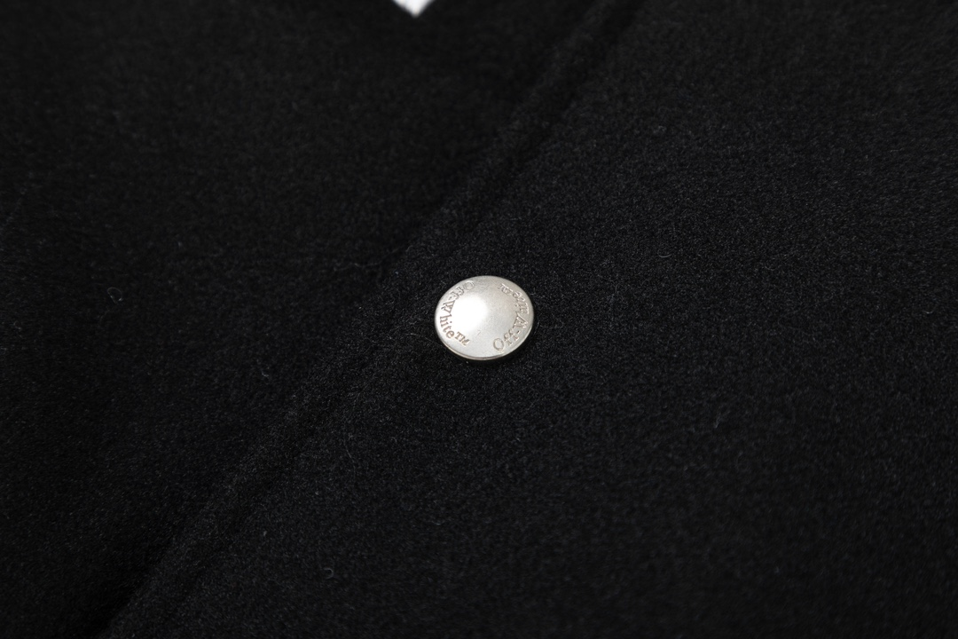 【OFF-WHITE  公式旗艦店】オフホワイト  野球着  ジャケット着ご好評に付き再入荷！241023