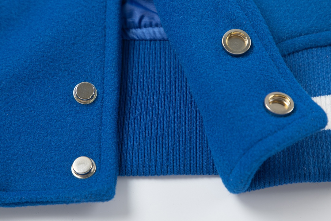 【OFF-WHITE  公式旗艦店】オフホワイト  野球着  ジャケット着ご好評に付き再入荷！241216