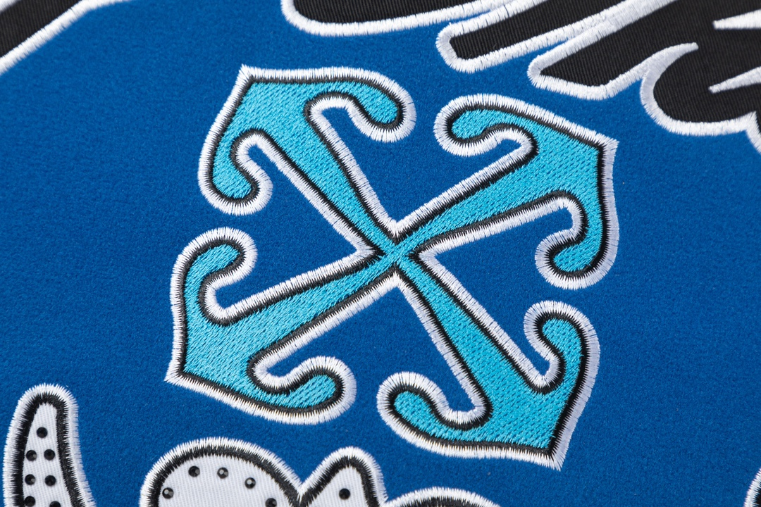 【OFF-WHITE  公式旗艦店】オフホワイト  野球着  ジャケット着ご好評に付き再入荷！241216