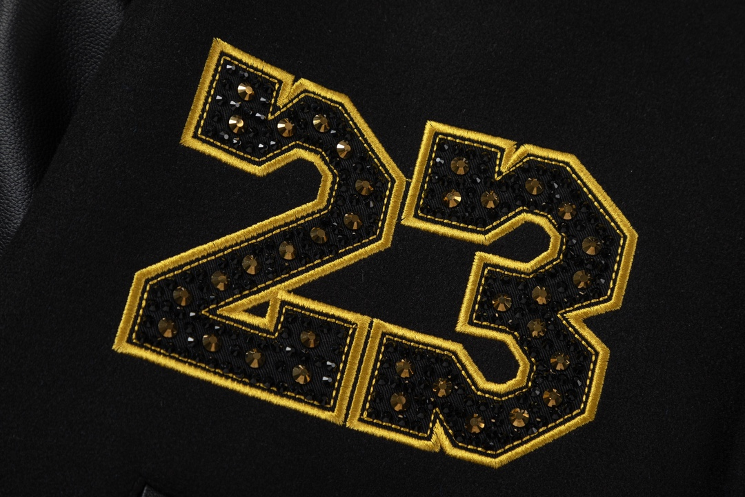 【OFF-WHITE  公式旗艦店】オフホワイト  野球着  ジャケット着ご好評に付き再入荷！241216