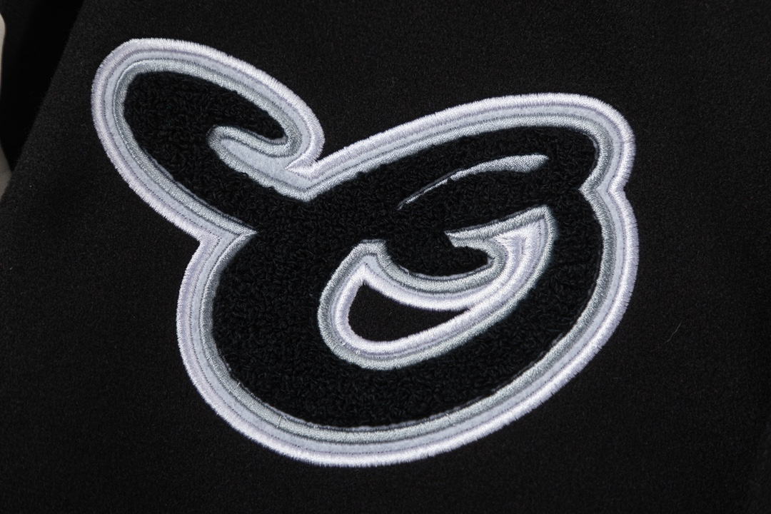 【OFF-WHITE  公式旗艦店】オフホワイト  野球着  ジャケット着ご好評に付き再入荷！241216