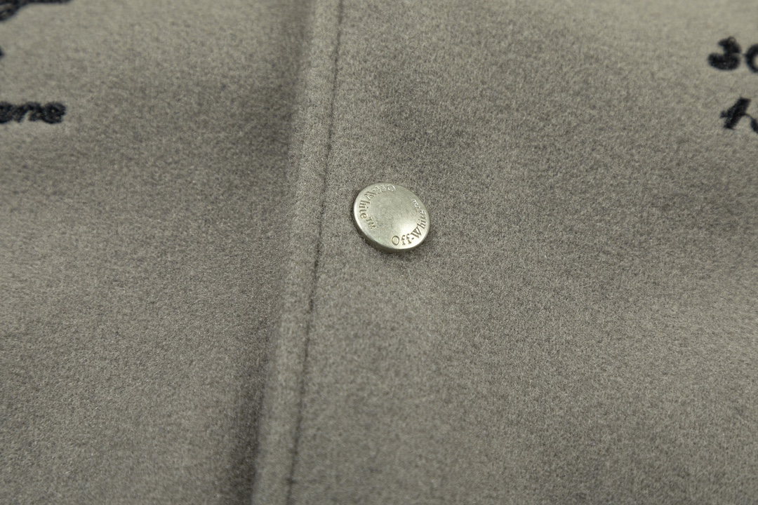 【OFF-WHITE  公式旗艦店】オフホワイト  野球着  ジャケット着ご好評に付き再入荷！241216