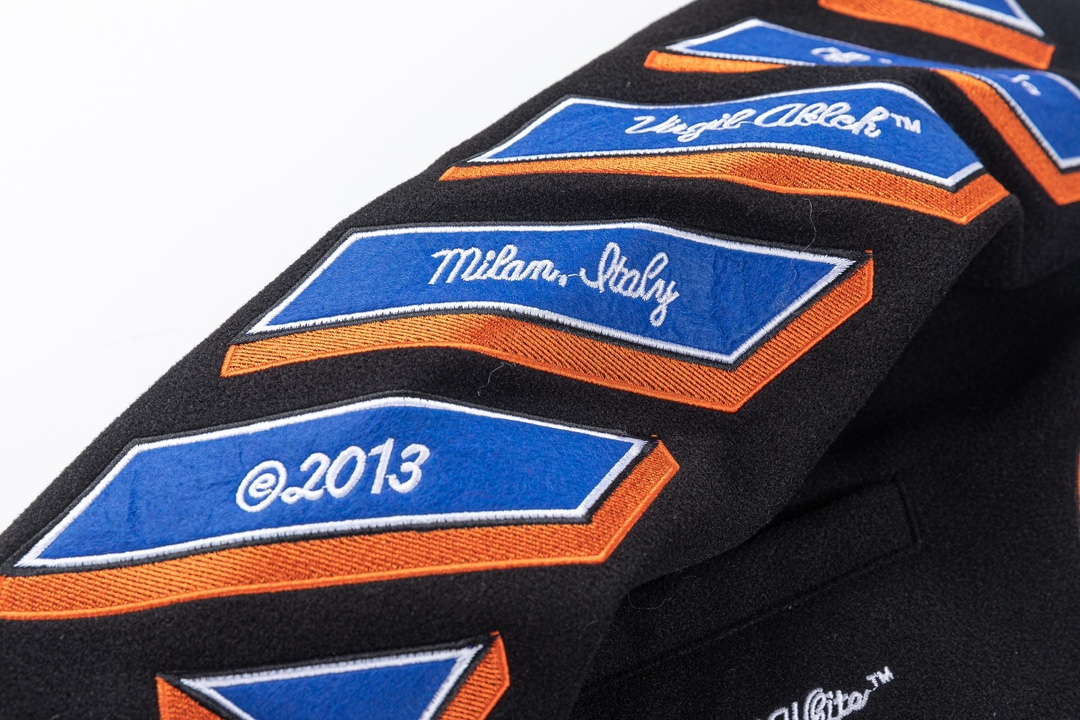 【OFF-WHITE  公式旗艦店】オフホワイト  野球着  ジャケット着ご好評に付き再入荷！241216