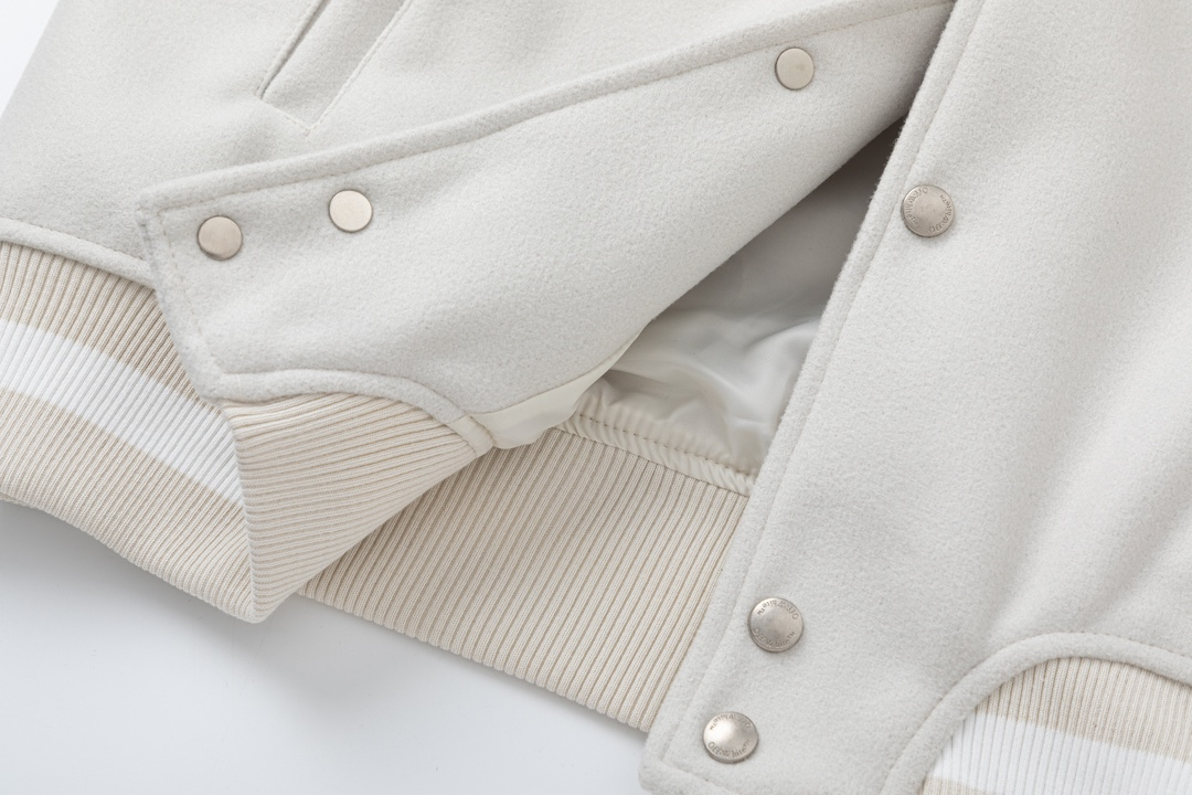 【OFF-WHITE  公式旗艦店】オフホワイト  野球着  ジャケット着ご好評に付き再入荷！241216