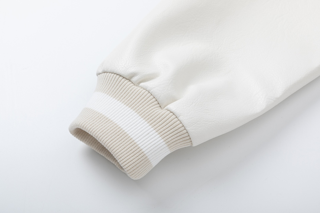 【OFF-WHITE  公式旗艦店】オフホワイト  野球着  ジャケット着ご好評に付き再入荷！241216