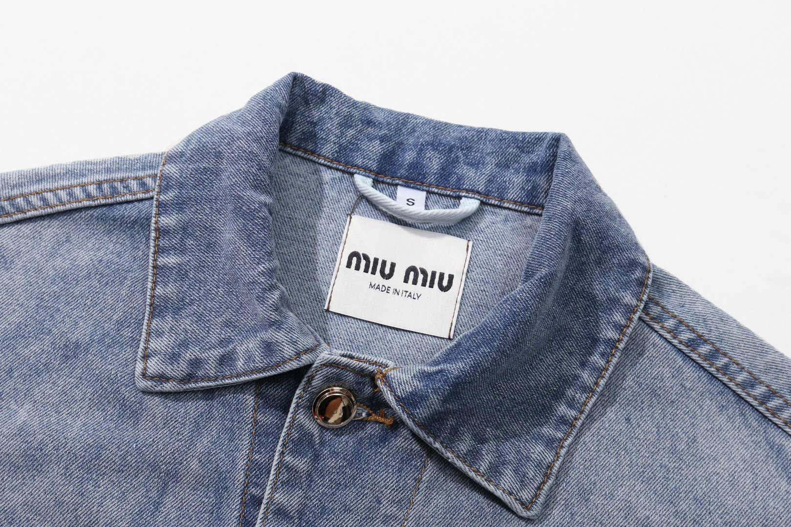 【Miumiu 公式旗艦店】ミュウミュウ  パーカー スウェット ご好評に付き再入荷！241216