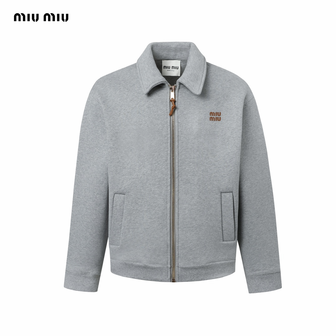 【Miumiu 公式旗艦店】 ミュウミュウ   ジャケット着  スウェット ご好評に付き再入荷！241122