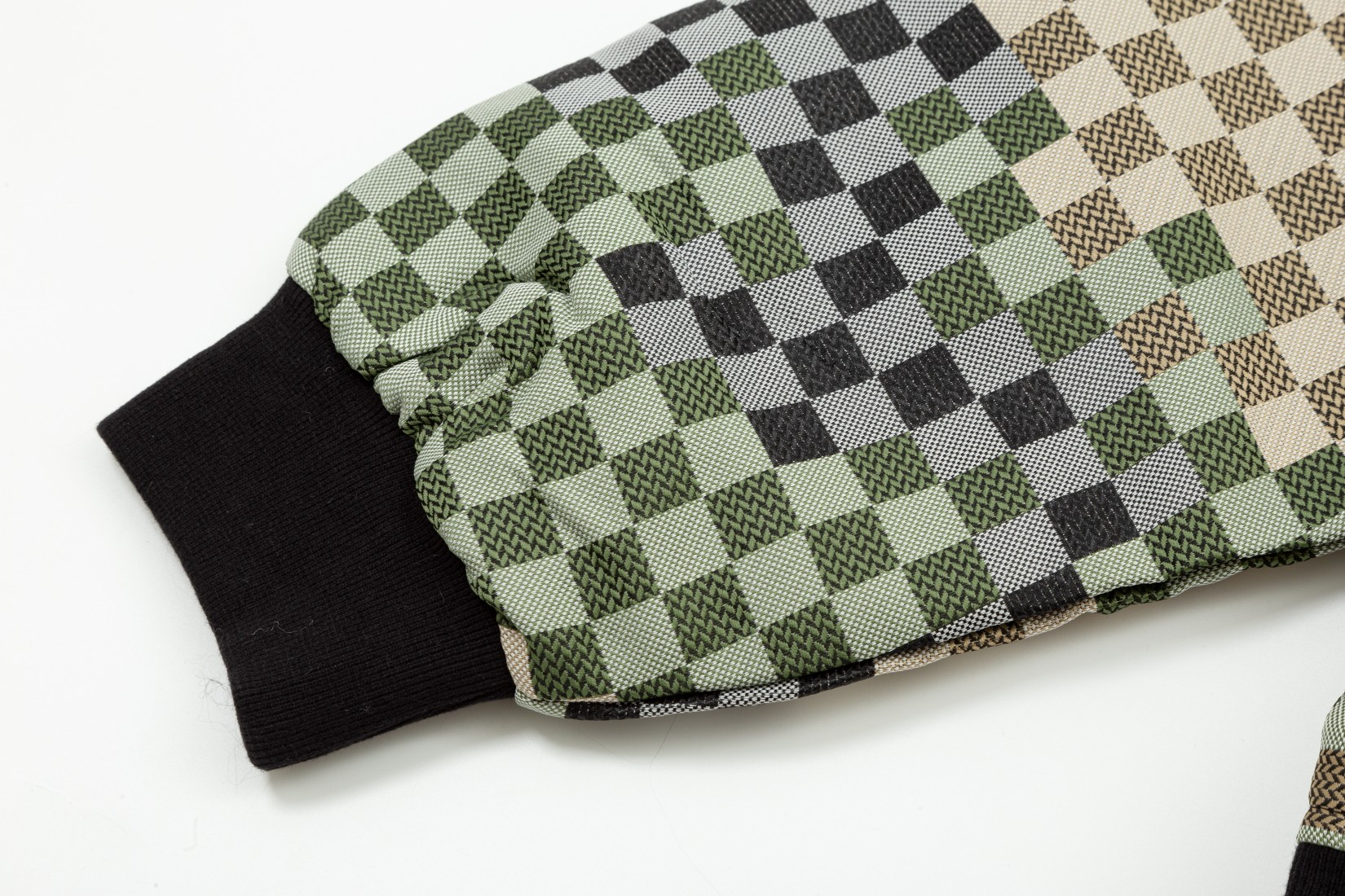 【LOUIS VUITTON  公式旗艦店】ルイヴィトン   ジャケット着 好評に付き再入荷！ 241216