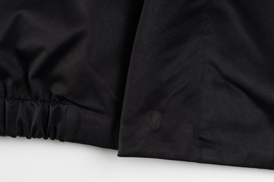 【LOUIS VUITTON  公式旗艦店】ルイヴィトン   ジャケット着 好評に付き再入荷！ 241216