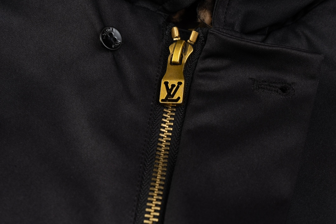 【LOUIS VUITTON  公式旗艦店】ルイヴィトン   ジャケット着 好評に付き再入荷！ 241216